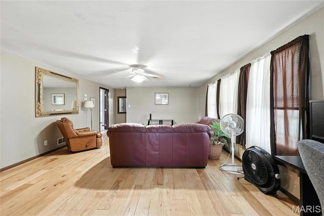 10443 Airport Road, Mineral Point, MO 63660