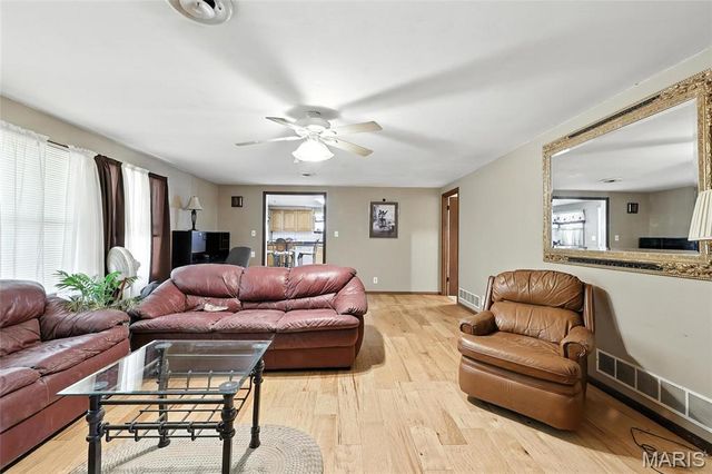 10443 Airport Road, Mineral Point, MO 63660