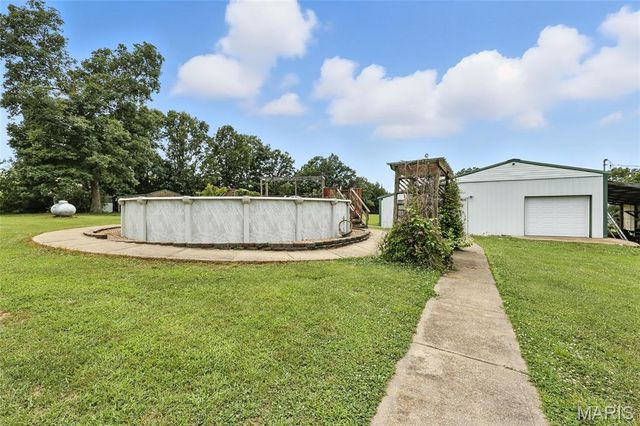 10443 Airport Road, Mineral Point, MO 63660