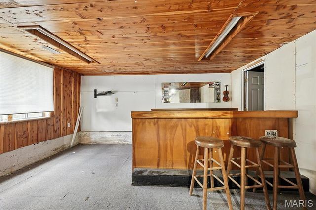 10443 Airport Road, Mineral Point, MO 63660