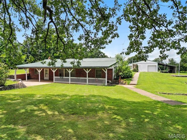 10443 Airport Road, Mineral Point, MO 63660