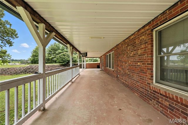 10443 Airport Road, Mineral Point, MO 63660