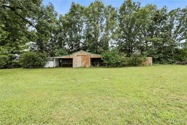 10443 Airport Road, Mineral Point, MO 63660