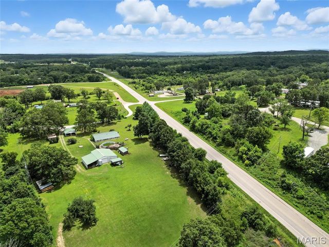 10443 Airport Road, Mineral Point, MO 63660