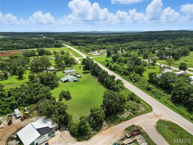 10443 Airport Road, Mineral Point, MO 63660