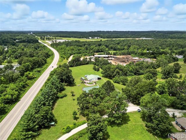 10443 Airport Road, Mineral Point, MO 63660