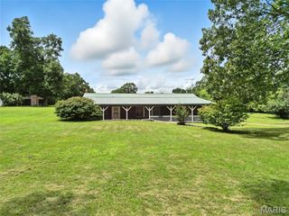 10443 Airport Road, Mineral Point, MO 63660