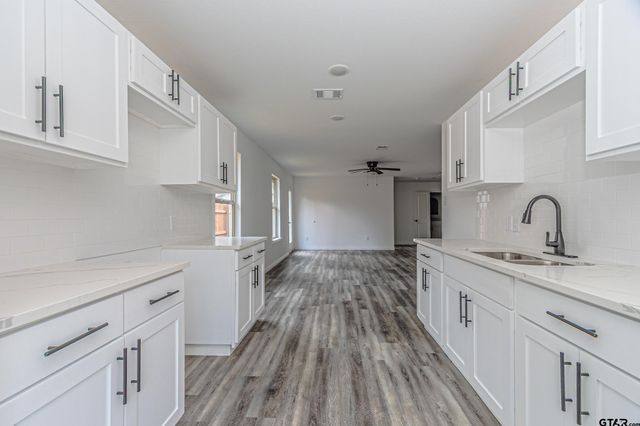 7129 Kayak Dr, Mabank, TX 75156