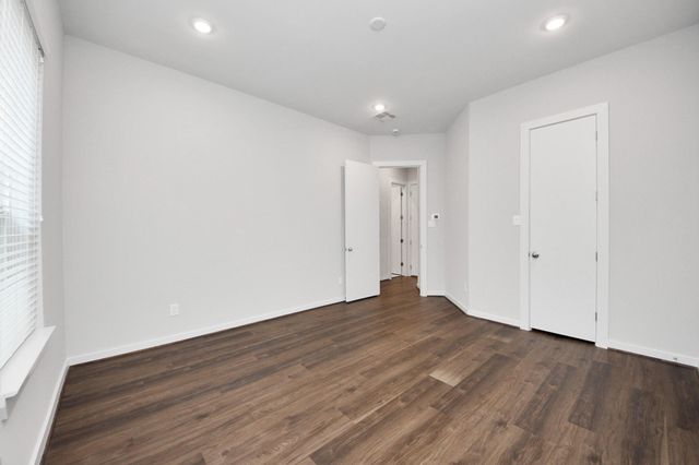 608 Thornton Road A, Houston, TX 77018