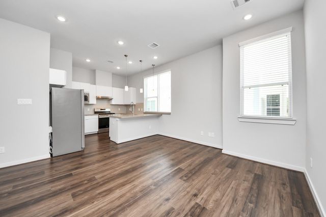 608 Thornton Road A, Houston, TX 77018