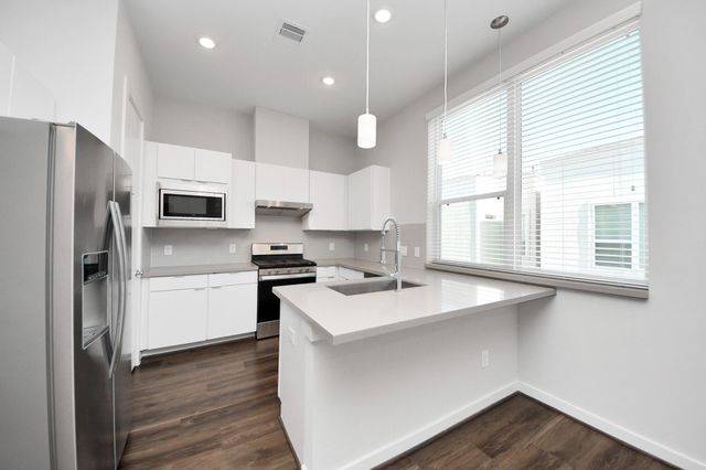 608 Thornton Road A, Houston, TX 77018