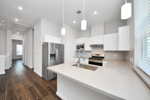 608 Thornton Road A, Houston, TX 77018