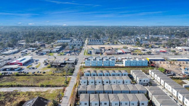 608 Thornton Road A, Houston, TX 77018