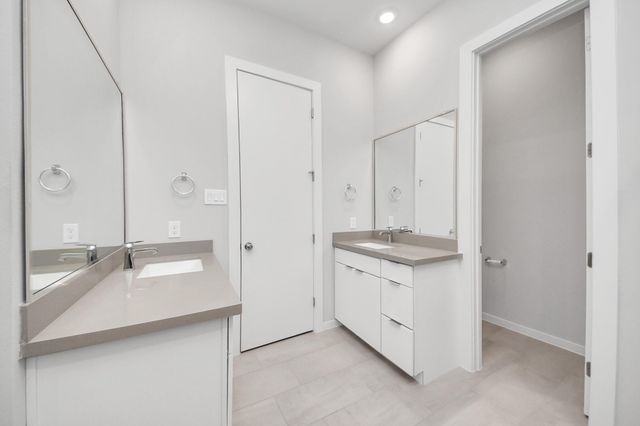 608 Thornton Road A, Houston, TX 77018