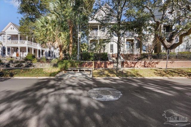 214 La Rua St, Pensacola, FL 32501