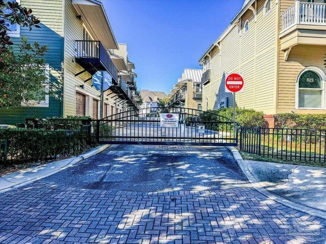 214 La Rua St, Pensacola, FL 32501