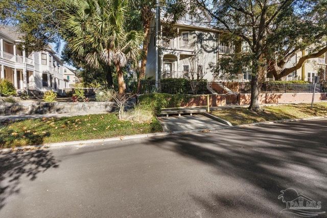 214 La Rua St, Pensacola, FL 32501