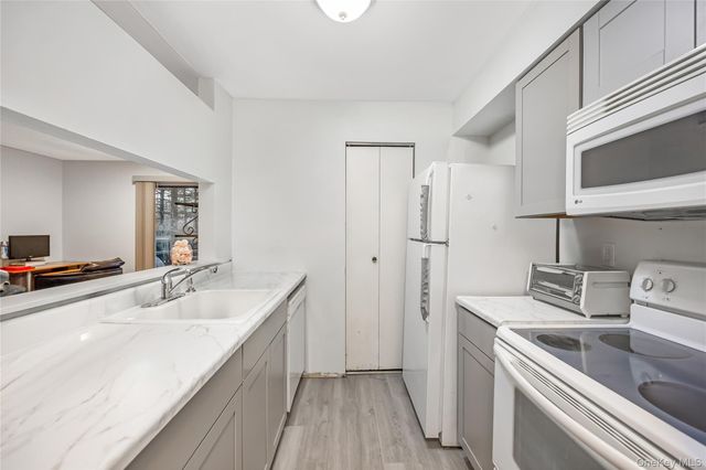 615 Broadway 83, Amityville, NY 11701