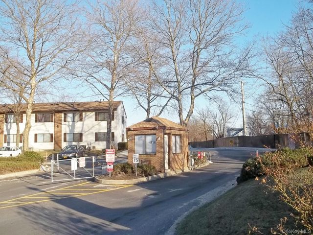 615 Broadway 83, Amityville, NY 11701