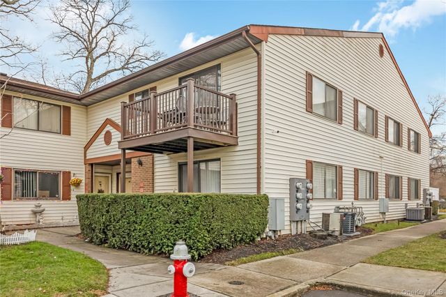 615 Broadway 83, Amityville, NY 11701