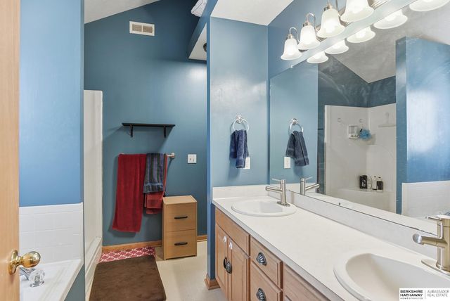 5138 N 135th Avenue, Omaha, NE 68164