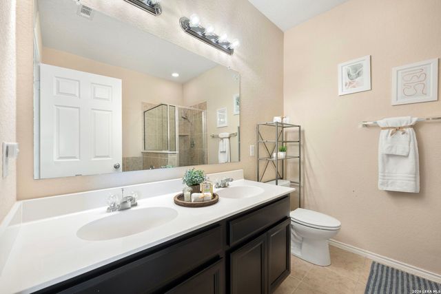 8722 BUGGY LN, Converse, TX 78109