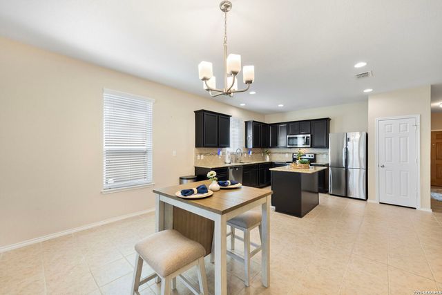 8722 BUGGY LN, Converse, TX 78109