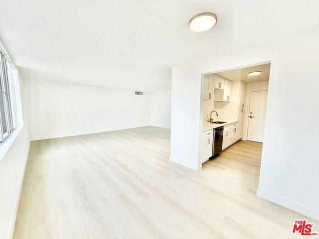 468 S Roxbury Drive 404, Beverly Hills, CA 90212