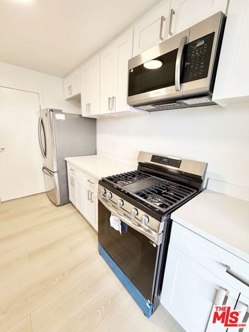 468 S Roxbury Drive 404, Beverly Hills, CA 90212