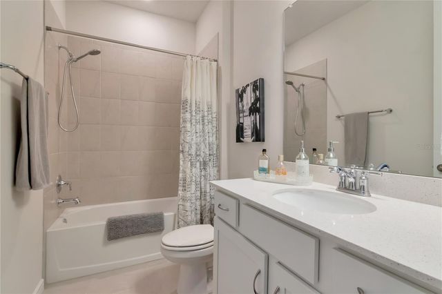 6462 BRADFORD WOODS DRIVE, Zephyrhills, FL 33542