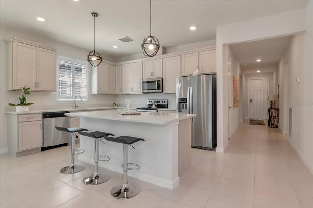 6462 BRADFORD WOODS DRIVE, Zephyrhills, FL 33542