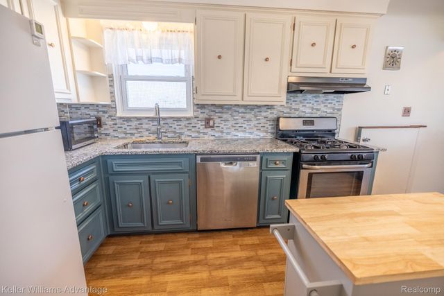 29240 Brody Avenue, Westland, MI 48185