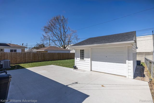 29240 Brody Avenue, Westland, MI 48185