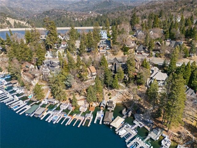 496 North State Highway 173, Lake Arrowhead, CA 92352