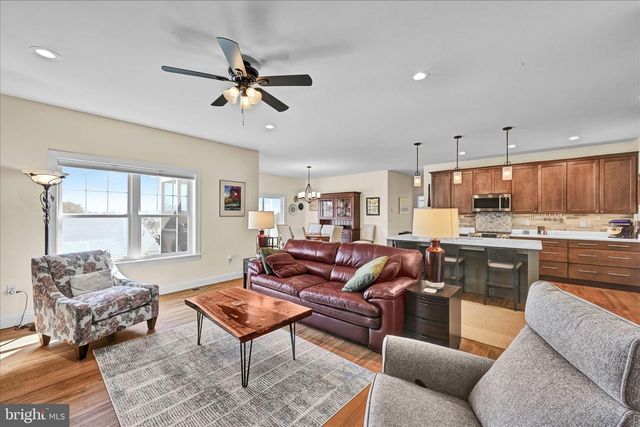 606 LILLIANA DR, Lebanon, PA 17046