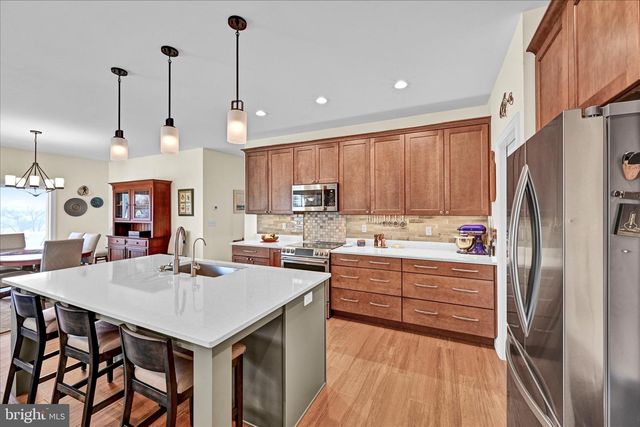 606 LILLIANA DR, Lebanon, PA 17046