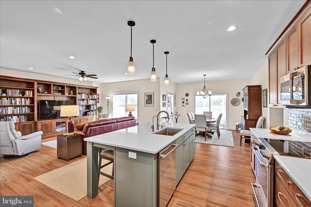 606 LILLIANA DR, Lebanon, PA 17046