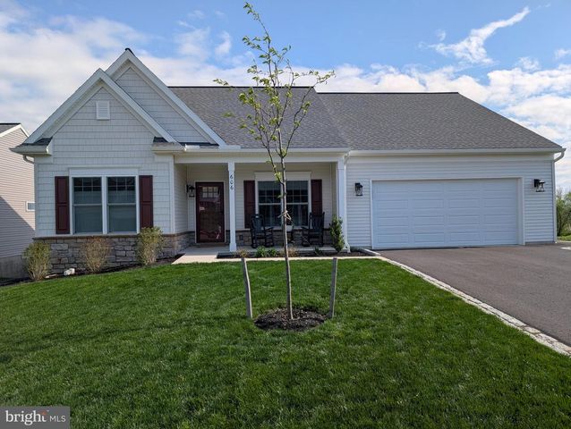 606 LILLIANA DR, Lebanon, PA 17046