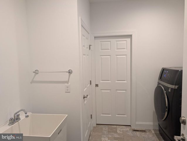 606 LILLIANA DR, Lebanon, PA 17046