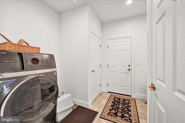 606 LILLIANA DR, Lebanon, PA 17046