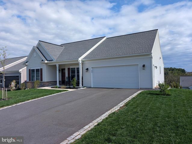 606 LILLIANA DR, Lebanon, PA 17046