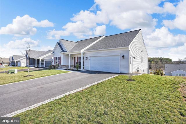 606 LILLIANA DR, Lebanon, PA 17046