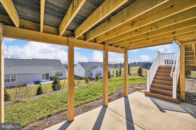 606 LILLIANA DR, Lebanon, PA 17046