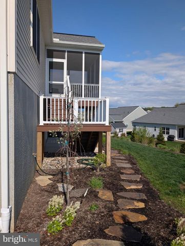 606 LILLIANA DR, Lebanon, PA 17046