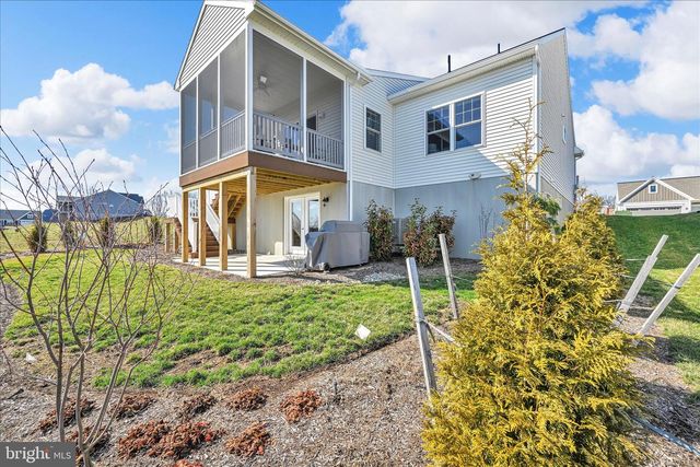 606 LILLIANA DR, Lebanon, PA 17046