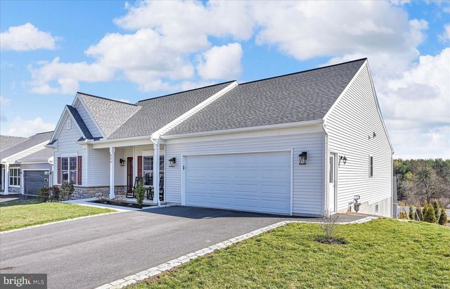 606 LILLIANA DR, Lebanon, PA 17046