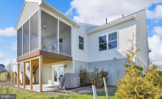 606 LILLIANA DR, Lebanon, PA 17046