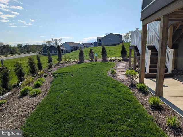606 LILLIANA DR, Lebanon, PA 17046