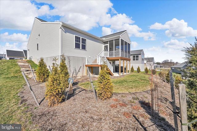 606 LILLIANA DR, Lebanon, PA 17046