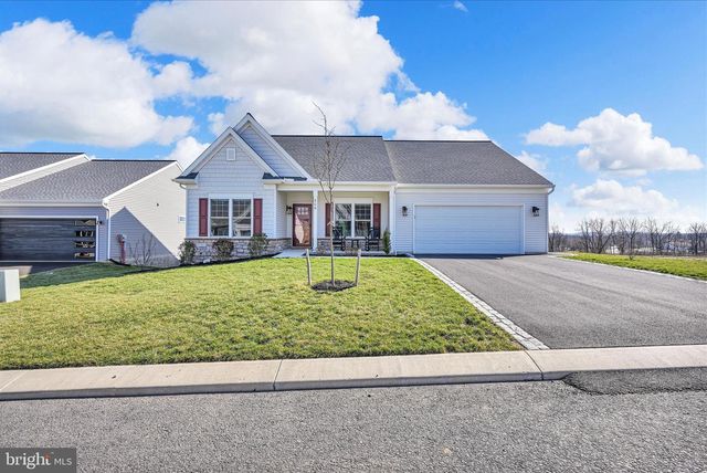 606 LILLIANA DR, Lebanon, PA 17046